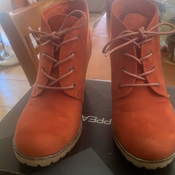 X Appeal brand ankle booties in a beautiful Rust color only worn a few time - Picture 1 of 4